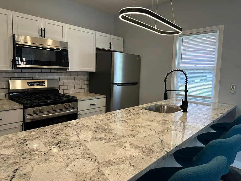 309 Oak St — Photo 11