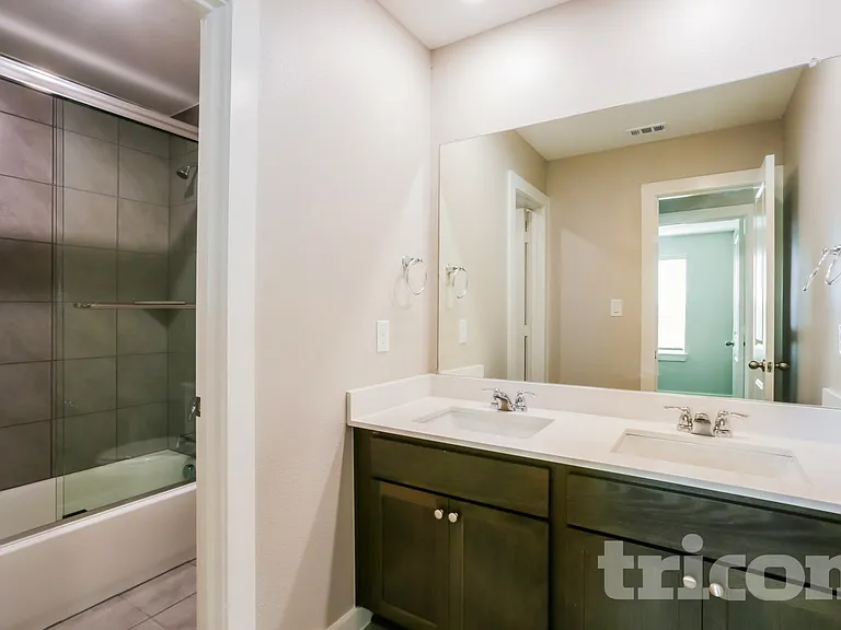 832 Feather Thorn Dr — Photo 12