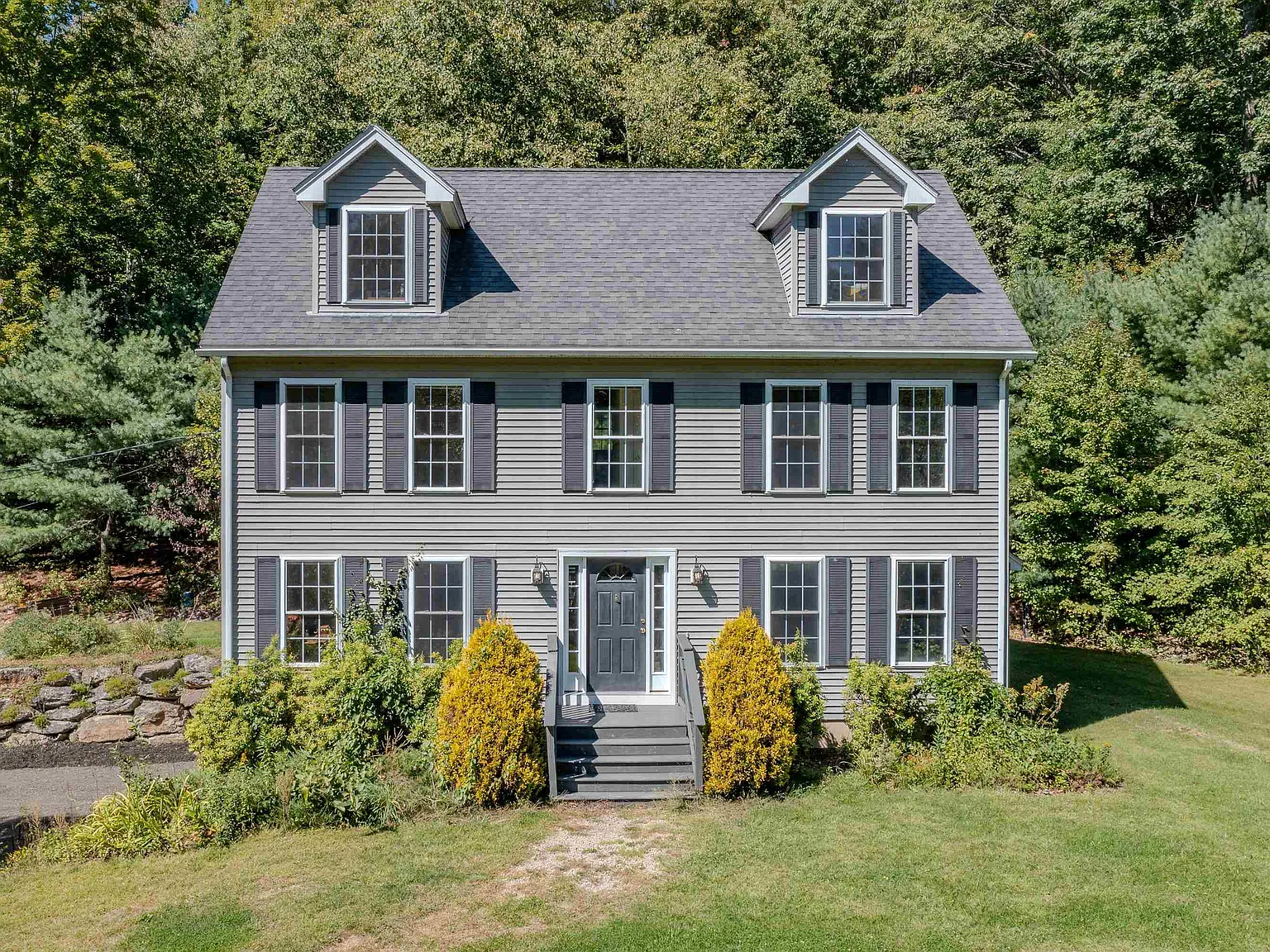 3 bed, 2.5 bath, 1976 sqft, $3,700 — Photo 1