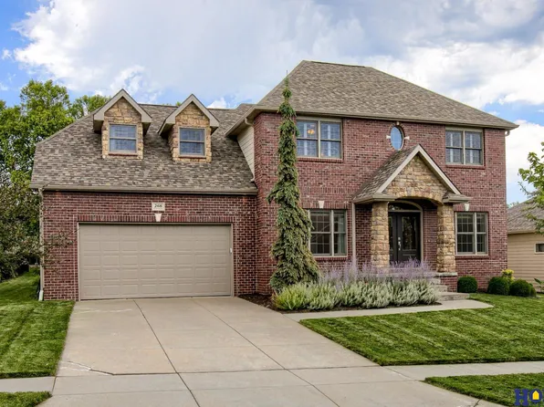 2416 Scotch Pine Trl, Lincoln, NE 68512