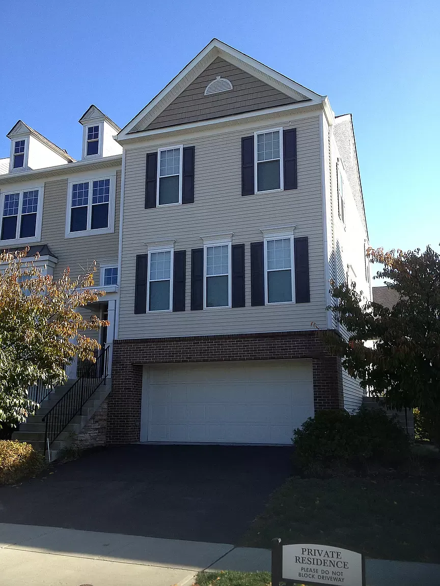 334 Benedetti Ave photo 1