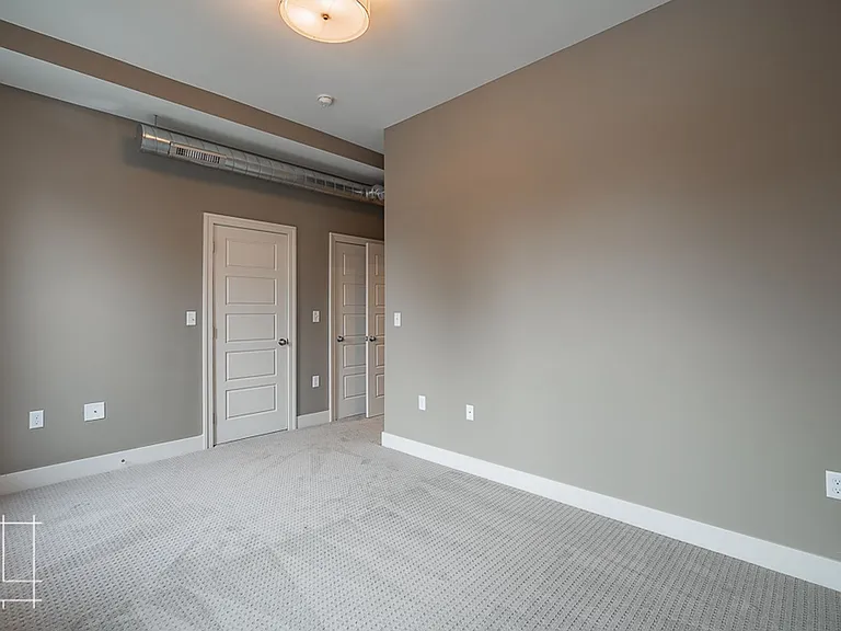 245 King Ave — Photo 32