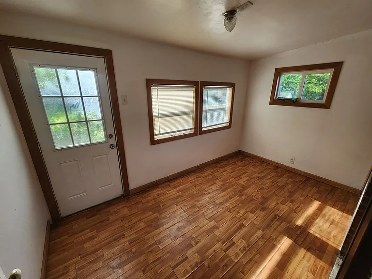 22 N Harvey Ave — Photo 10