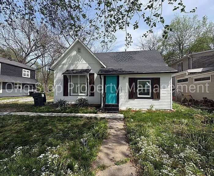 721 S Brookside Ave — Photo 2