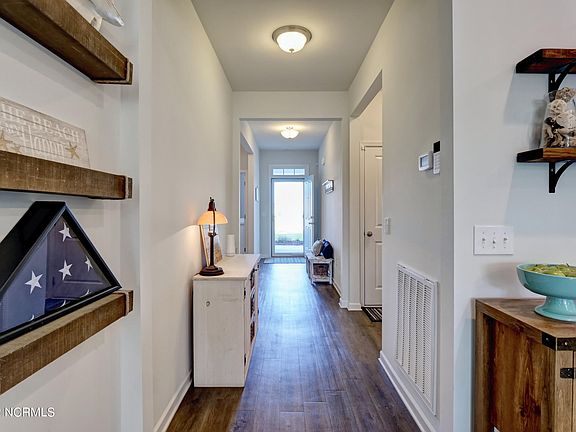 5th image of 719 Bryarton Ln NE