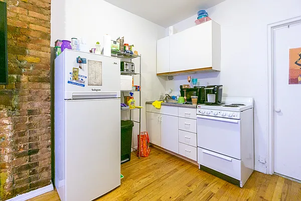 Rented by City Connections Realty | media 16