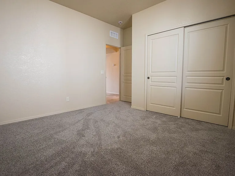 278 Bainbridge Dr — Photo 35
