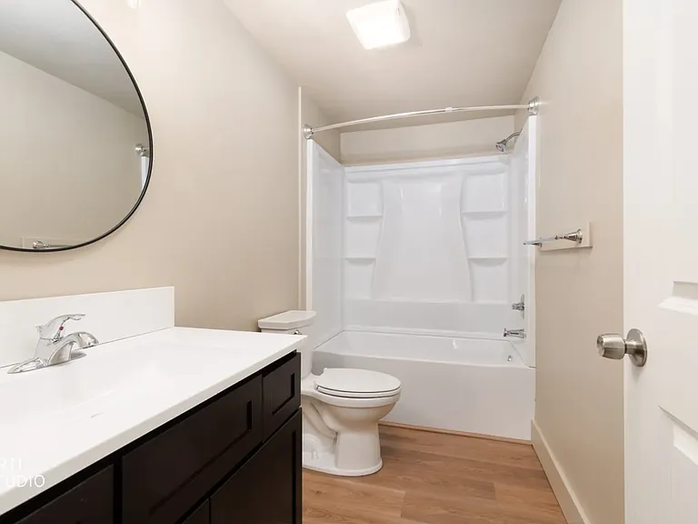 347 E State Rd — Photo 3