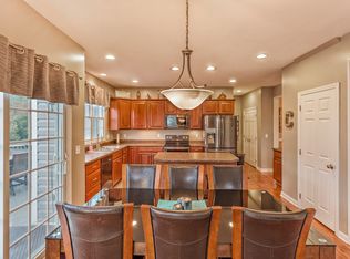 810 Ashwood Dr, Venetia, PA 15367