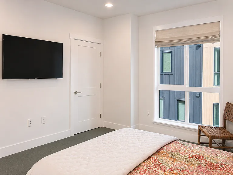 18518 96th Dr NE #B — Photo 8