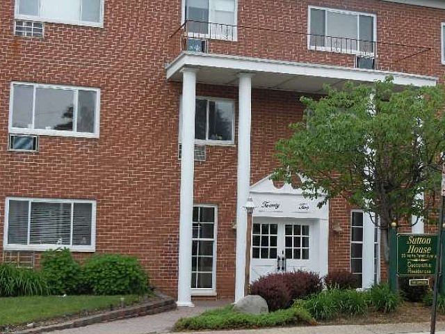 2nd image of 22 N Forest Ave APT 2C