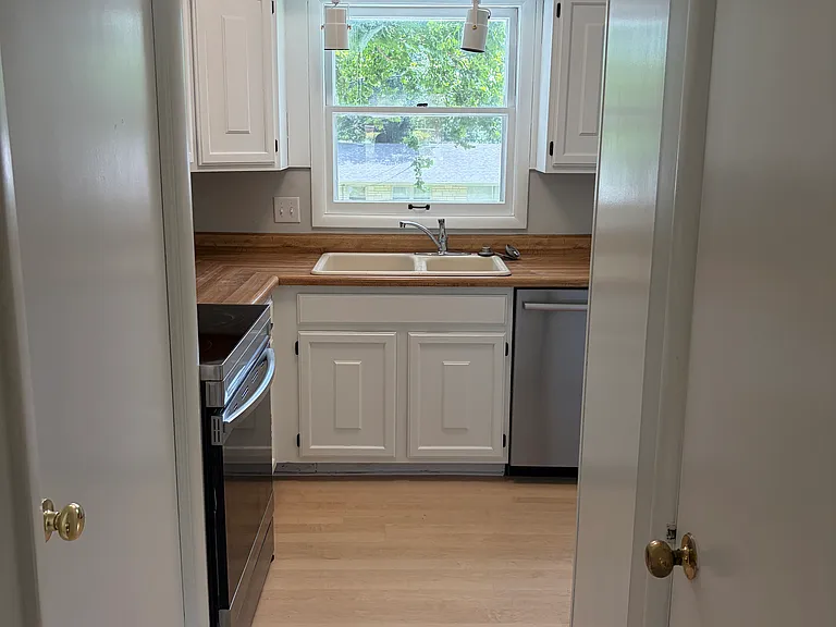 5929 Cullen Dr — Photo 11