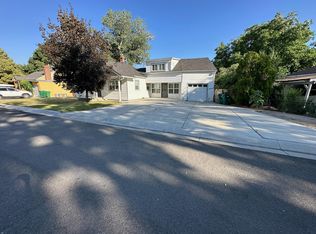 922 Hampshire Dr, Reno, NV 89503