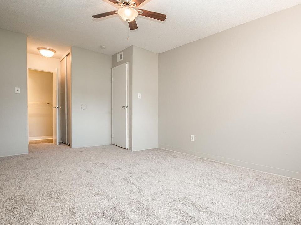 COMFORTABLE BEDROOM