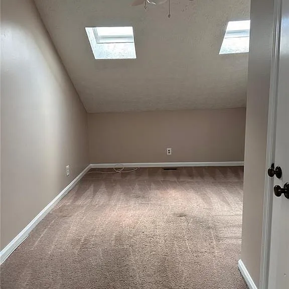 1622 Homestead Trl — Photo 4