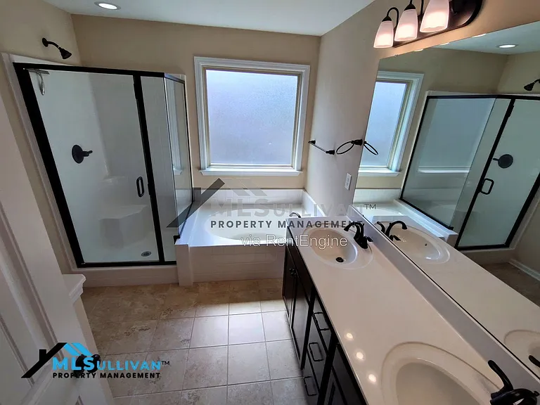 207 Maple Walk St — Photo 19