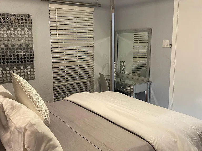 18333 Roehampton Dr #915 — Photo 6