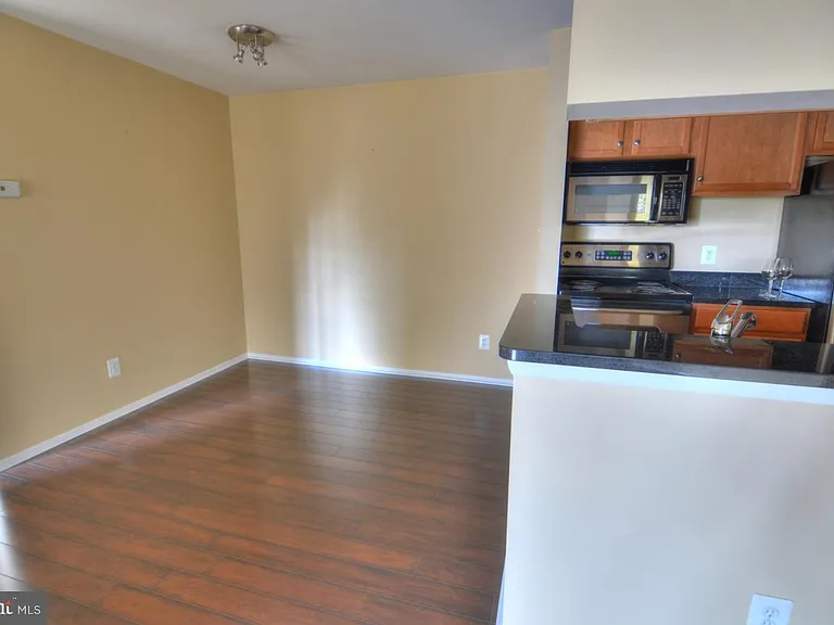 1793 Jonathan Way #L — Photo 6