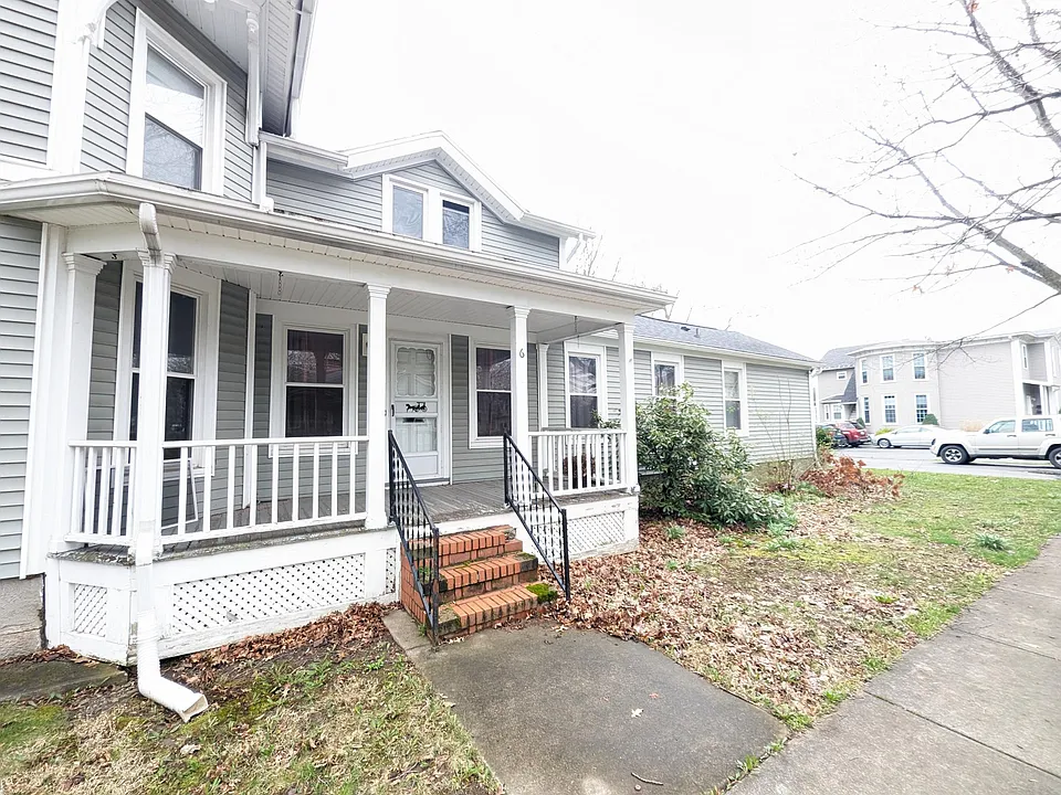 6 Green Rd #LOWER