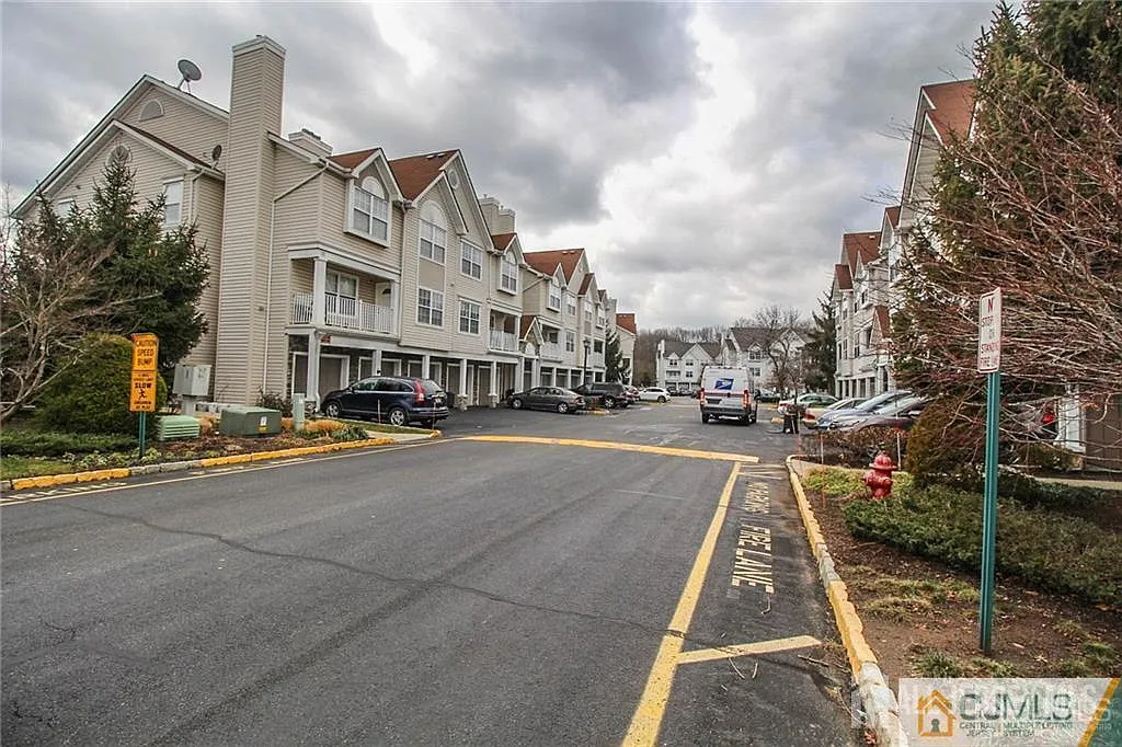 2 bed, 2.0 bath, 1056 sqft, $2,500 — Photo 1
