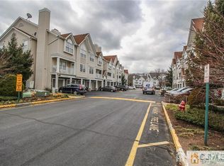 17 Prestwick Way, Edison, NJ 08820