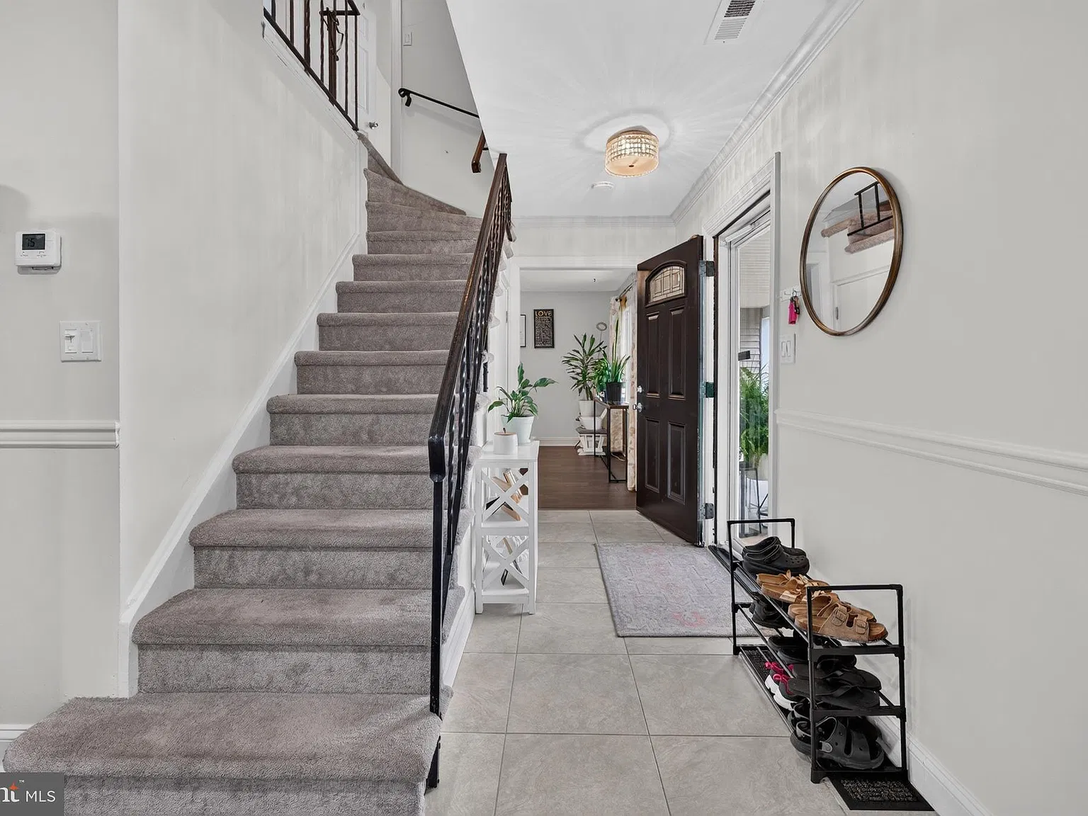 3 bed, 2.5 bath, 1727 sqft, $3,800 — Photo 2