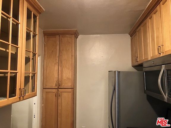 3rd image of 6078 Pickford St