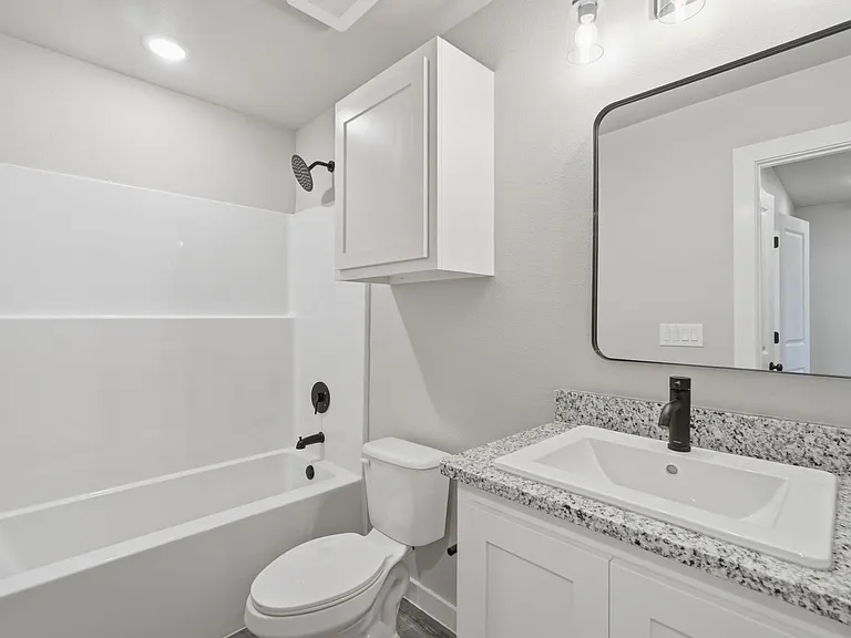 2838 Glennster St — Photo 19