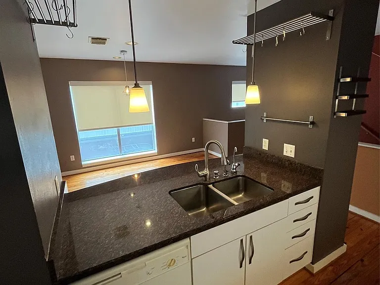 1315 Buckner St — Photo 9