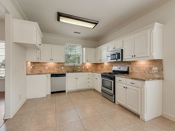 5th image of 1201 Northwood Ln
