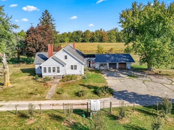 5631 Denning Rd, North Adams, MI 49262