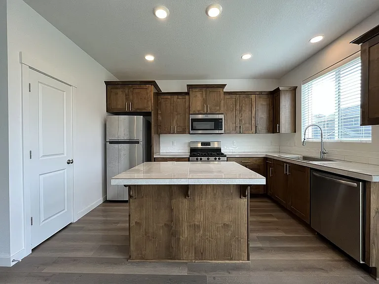 2095 S Heather St — Photo 6