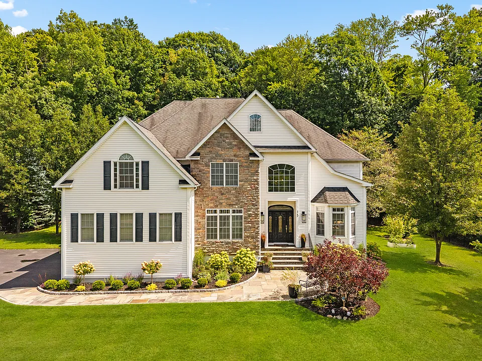 15 W Barrett Hill Rd