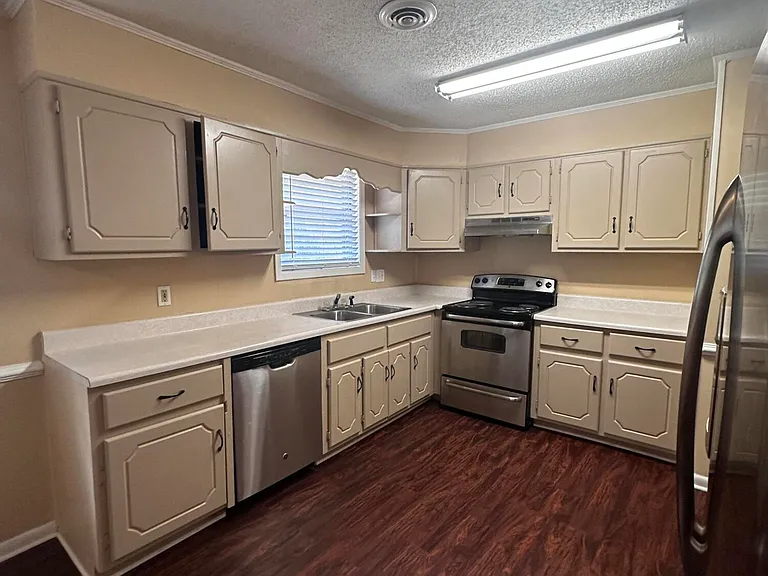 2377 Dublin Dr — Photo 9