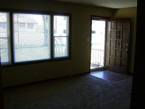 2nd image of 5912 Farley Ave