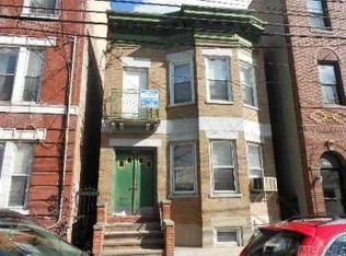 3423 9th St, Astoria, NY 11106