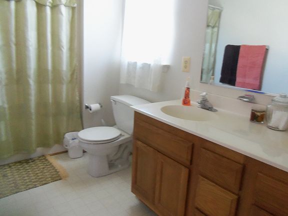 Master Full Bath View 2