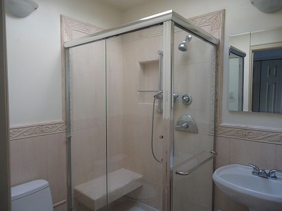 3rd image of 38 Belcher St APT 3