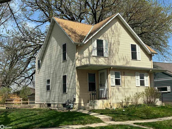 704 8th Ave N, Clear Lake, IA 50428