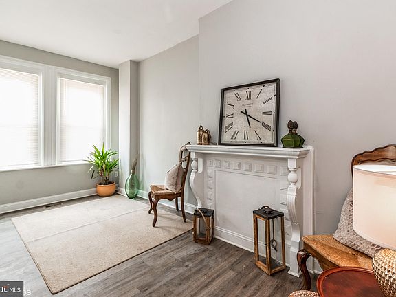 3rd image of 1015 W Susquehanna Ave #1