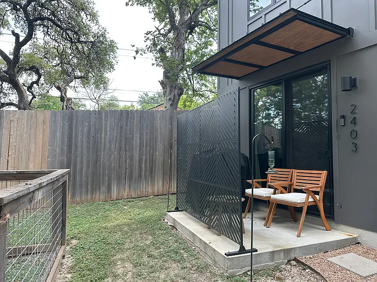 2403 Wilson St — Photo 47
