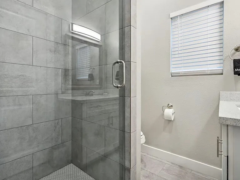 2502 1/2 Sam Wilson St — Photo 6