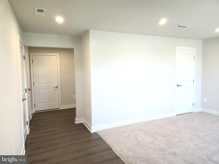 246 E Main St — Photo 2