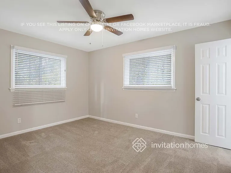 2631 Cavalier Dr — Photo 16