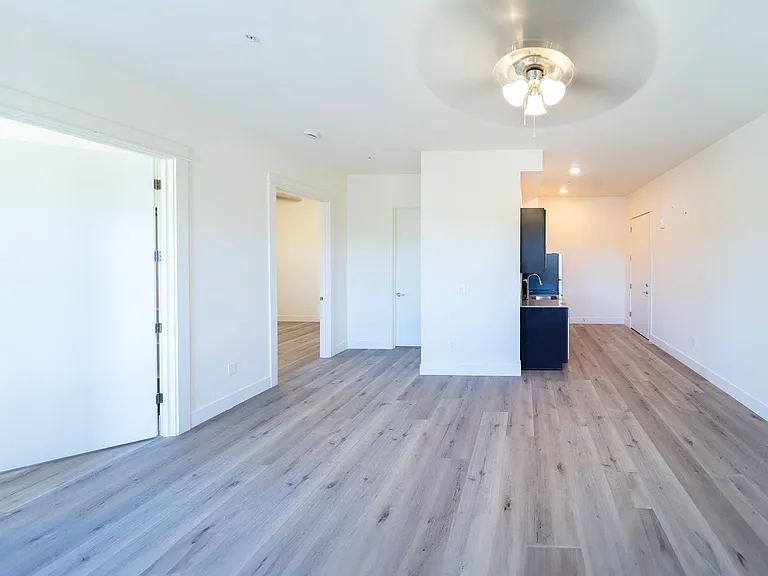 Capitol Hill Apartments — Photo 141