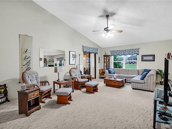 5th image of 225 Rebecca Dr