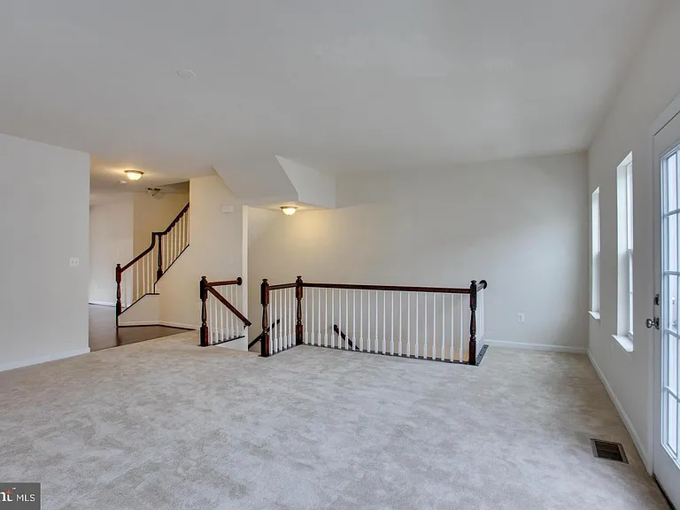 9029 Christina Pl — Photo 4