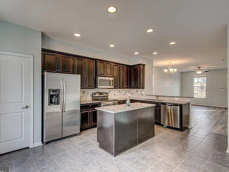 133 Streamview Dr — Photo 5