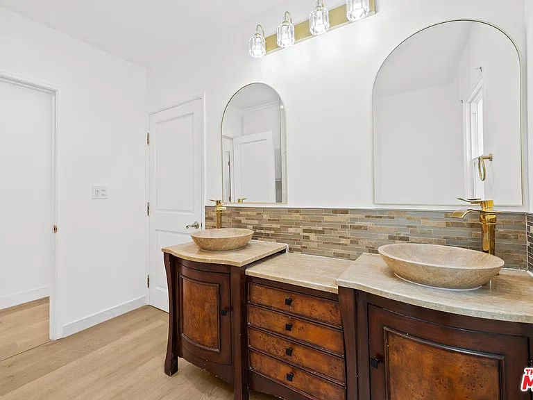 244 S Almont Dr — Photo 18