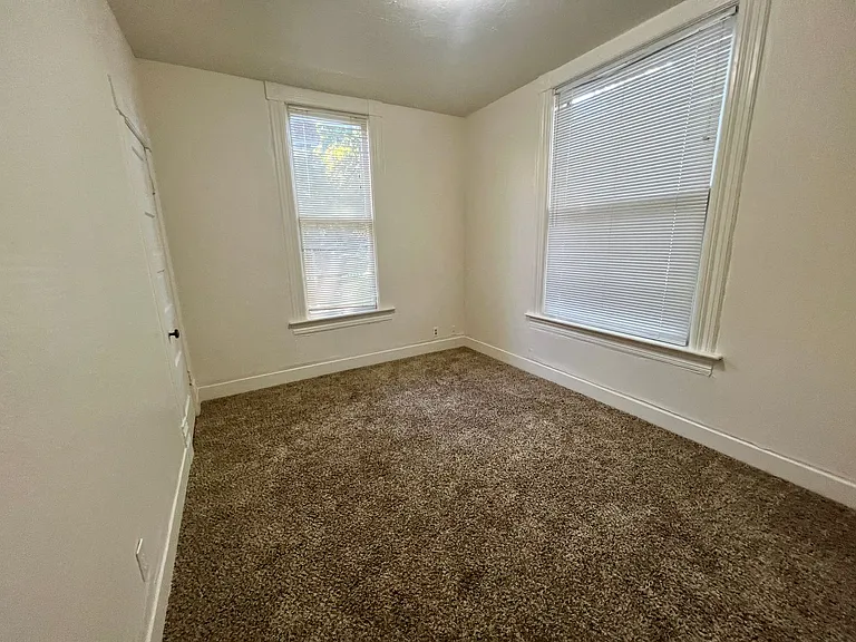 1044 Lincoln St — Photo 4